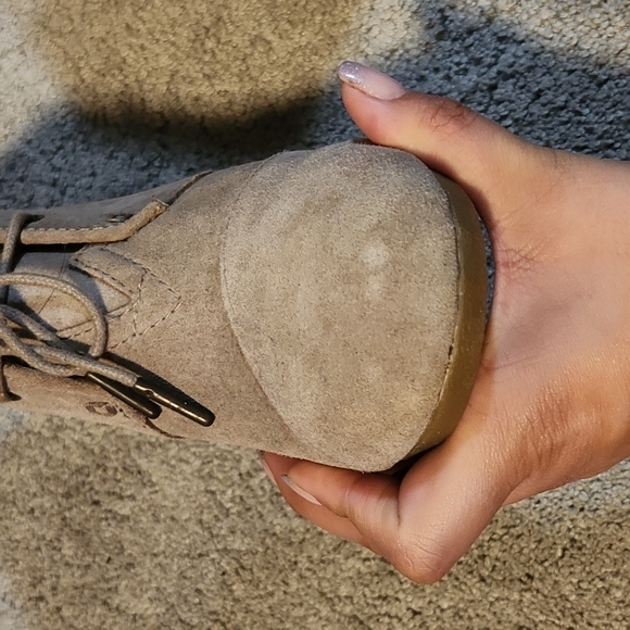 Tom's khaki platform booties size 7.5 - Picture 9 of 17